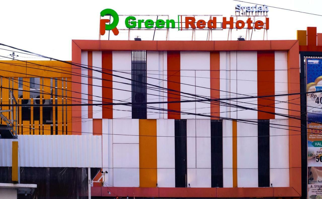 กรีน เรด โฮเต็ล ชาเรียะฮ์ จมบัง Hotel Jombang ภายนอก รูปภาพ